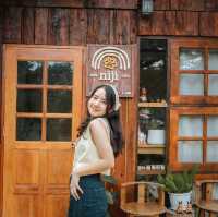 | Niji Cafe  |