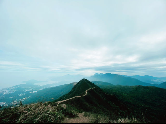 【香港沙田】彎曲山：壯觀山景，交通方便