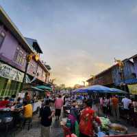 ตลาดเช้าริมน้ำเมืองอุทัยธานี