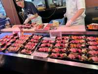 ลิ้มรสปลาดิบและอาหารอร่อยที่ตลาดปลา Tsukiji 🐟🍱