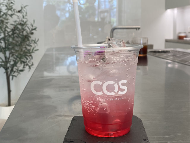 COS (cup of sensory) คาเฟ่เอกมัยหน้าท้องฟ้าจำลอง