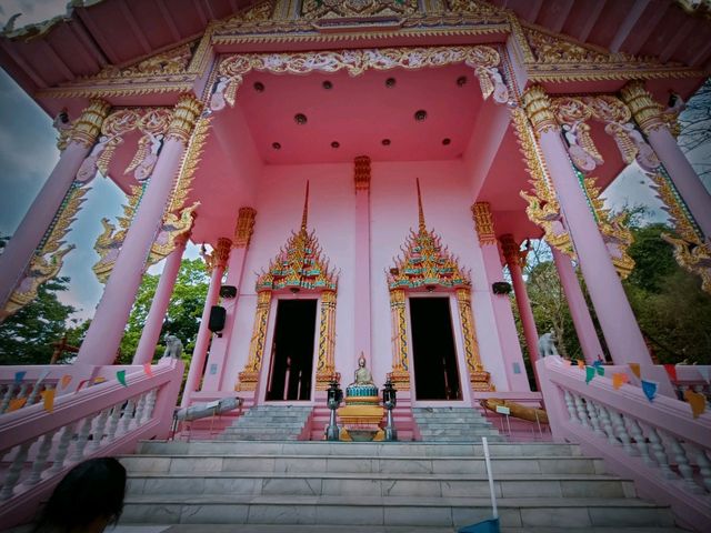 วัดเขาทุเรียน(วัด)สีชมพู  จ.นครนายก