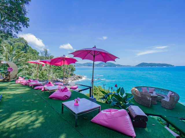  คาเฟ่สีชมพูวิวทะเลหาดกระหลิม
