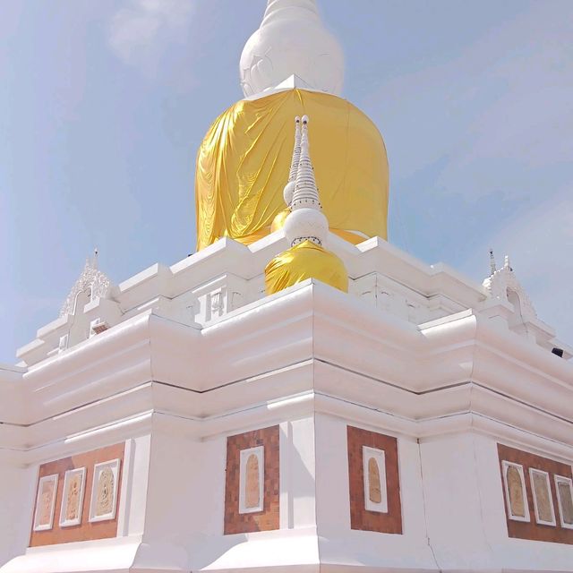 พระบรมธาตุนาดูน มหาสารคาม