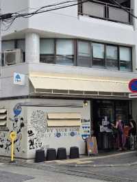那覇の人気創作沖縄そば店