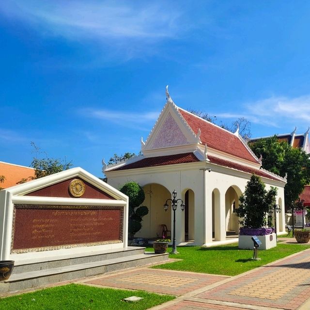 ไหว้หลวงพ่อโต @ วัดไชโยวรวิหาร อ่างทอง