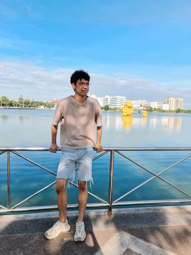เช้า ๆ ที่สวนสาธารณะหนองประจักษ์ อุดรธานี 🐥