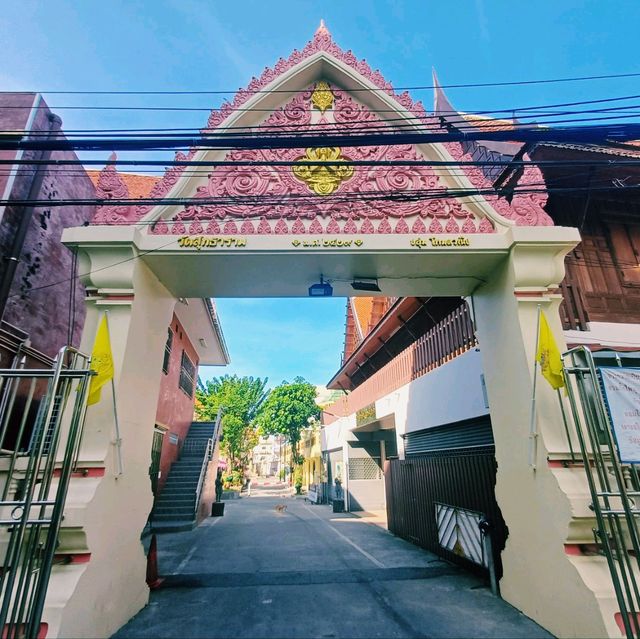 泰國曼谷湄南河畔著名古跡寺廟Wat Suttharam，百年歷史佛像雕塑，適合拍照📸打卡