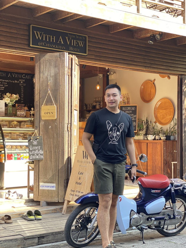 คาเฟ่ริมแม่น้ำโขงสุดชิล