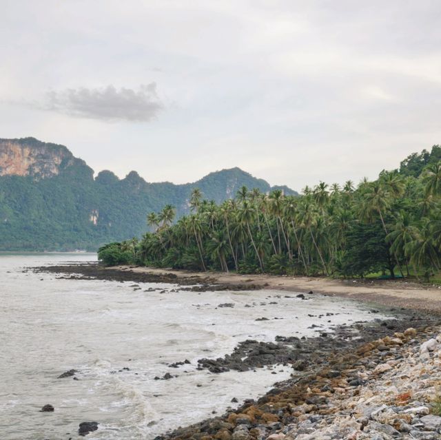 Don Sak is a peaceful town located before reaching Koh Samui, the jetty gateway to the island.