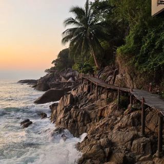 Visit the Beautiful Beach at Haad Yuan, Koh Phangan