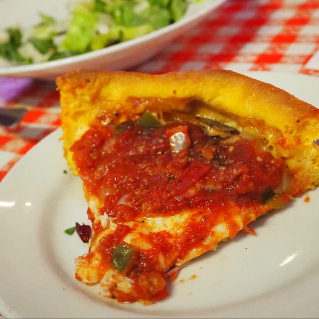CHICAGO名物ピザ