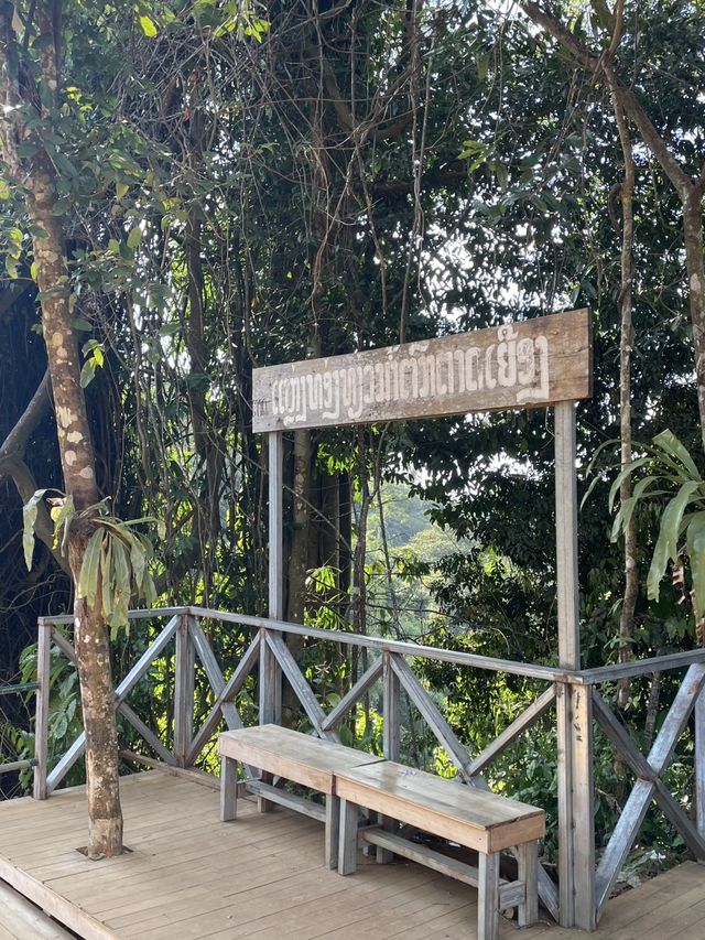 Tad Gneuang Waterfall : Paksong