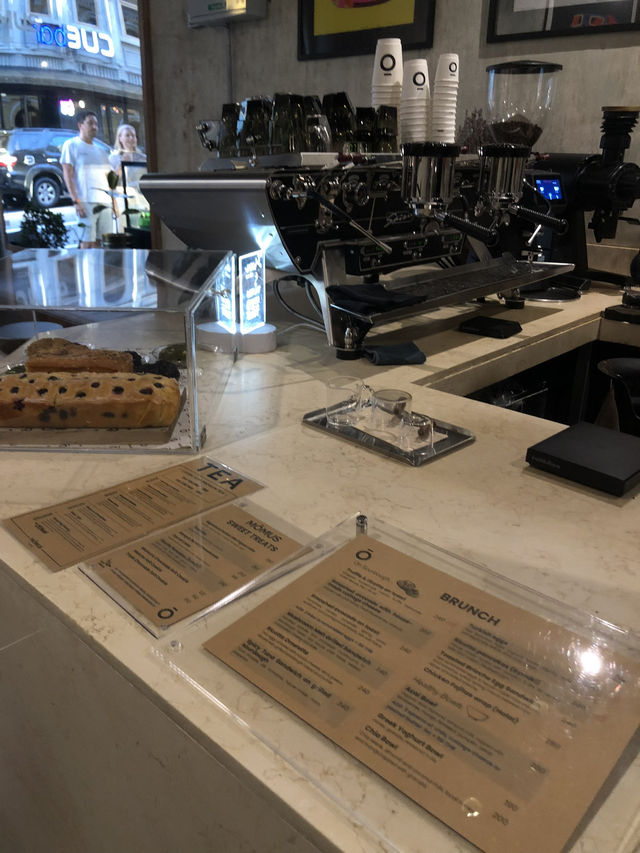 Momus Café, ภูเก็ต
