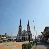 โบสถ์คริสต์เมืองจันท์ ที่สวยที่สุดในไทย
