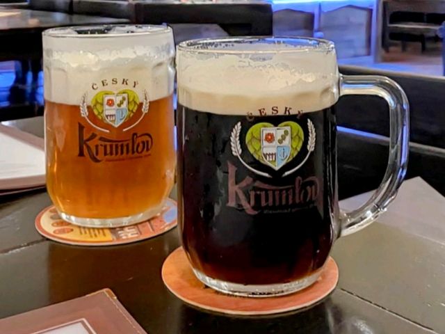 捷克CK小鎮的啤酒廠餐館 Pivovarská Restaurace，大口喝酒、大口吃肉！
