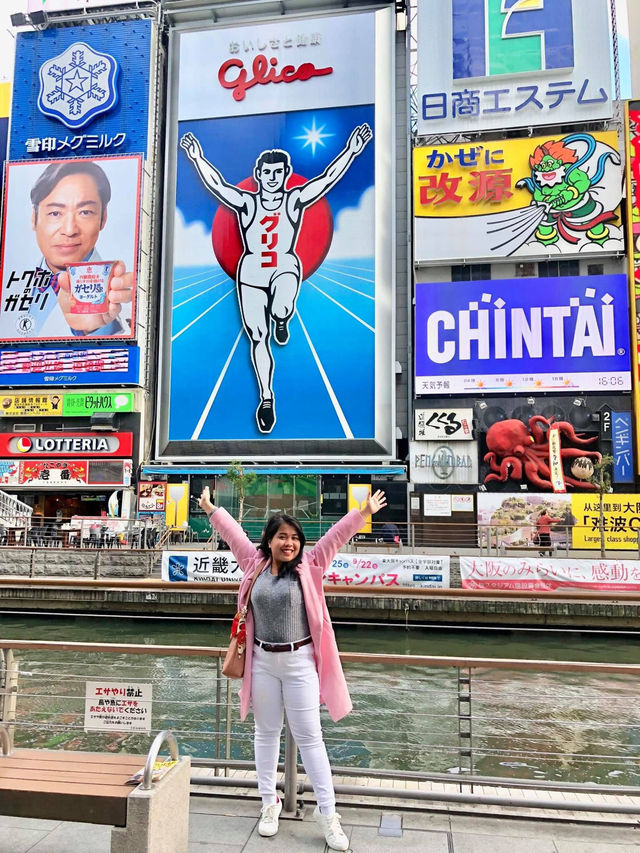 Osaka in Bloom: 2-Day Cherry Blossom Adventure & Universal Studios Magic