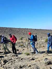 Skiing & Hiking in Uhuru Peak 🏔️