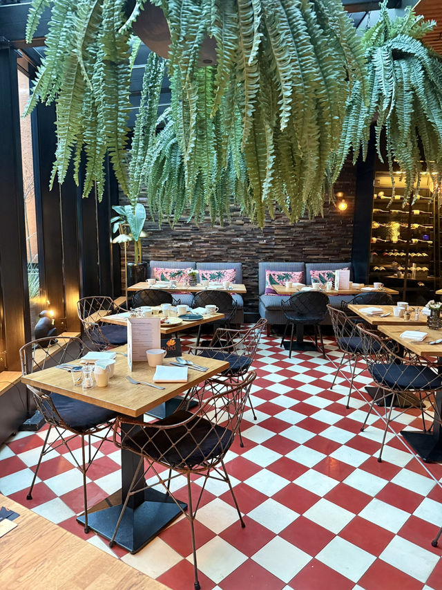 Restaurant VERSION: A Luxurious Buffet Experience in Helsinki