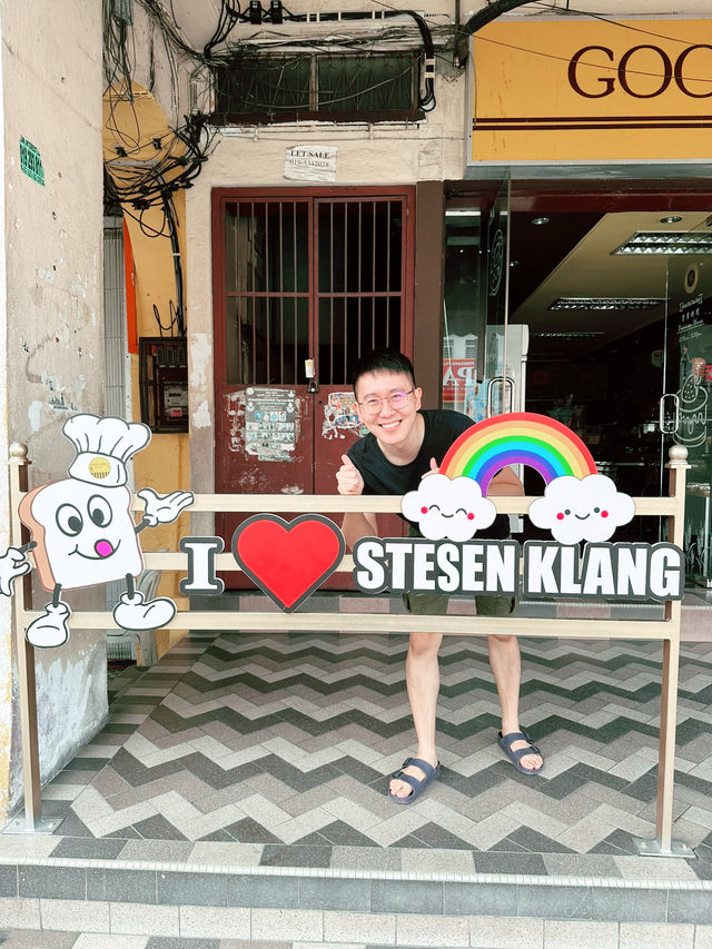 A Colorful Day in Klang 🎨🚉👑