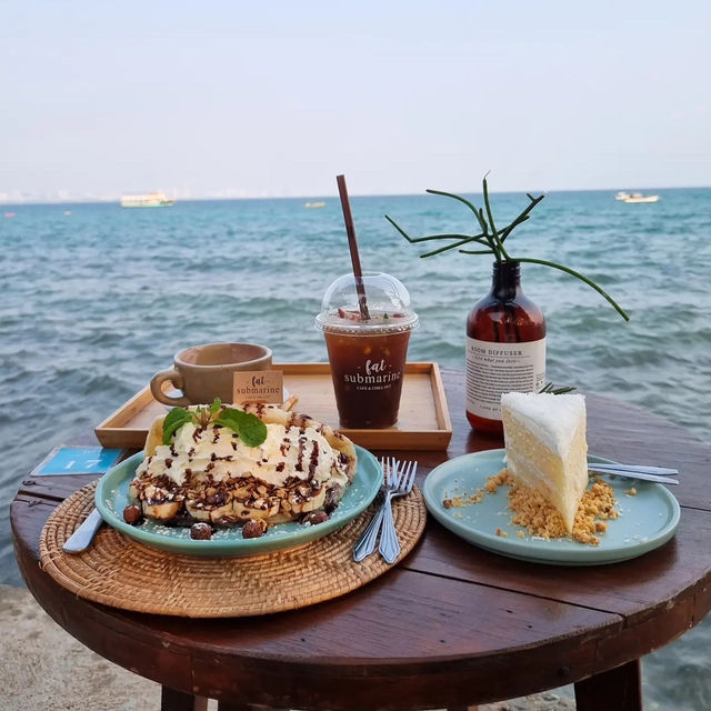คาเฟ่สุดชิว วิวสวยสุดๆบนเกาะล้าน 🏝️