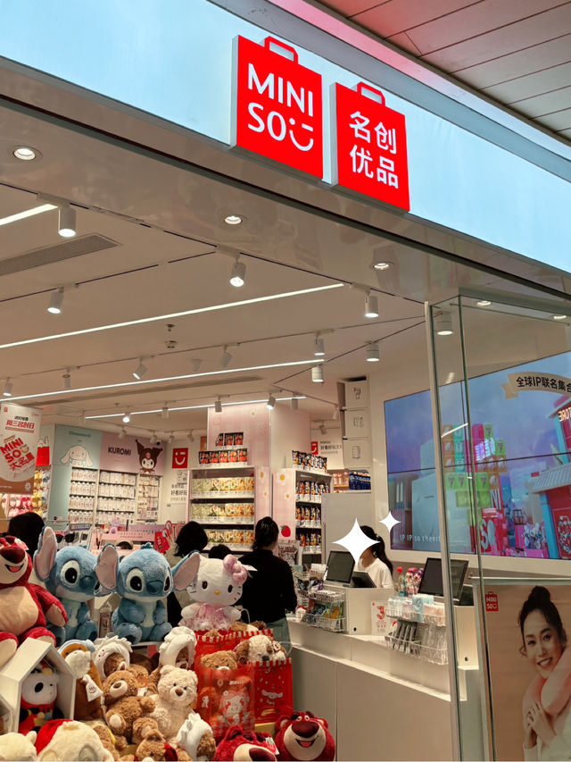 Shopping at Miniso