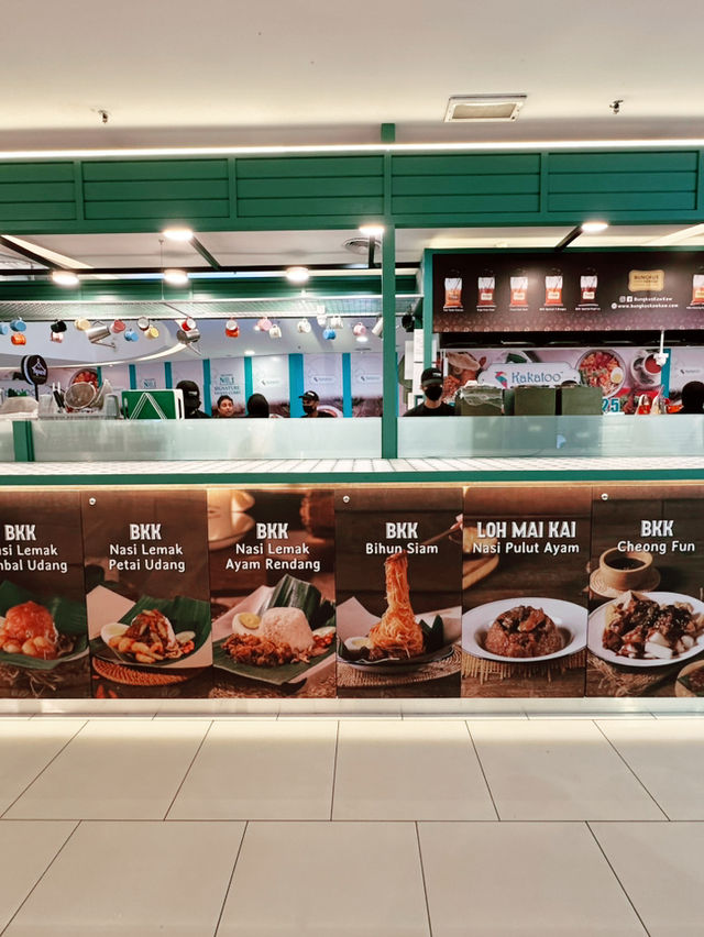 “Bungkus Kaw Kaw: Feast on Flavor, Pack in the Portion!”
