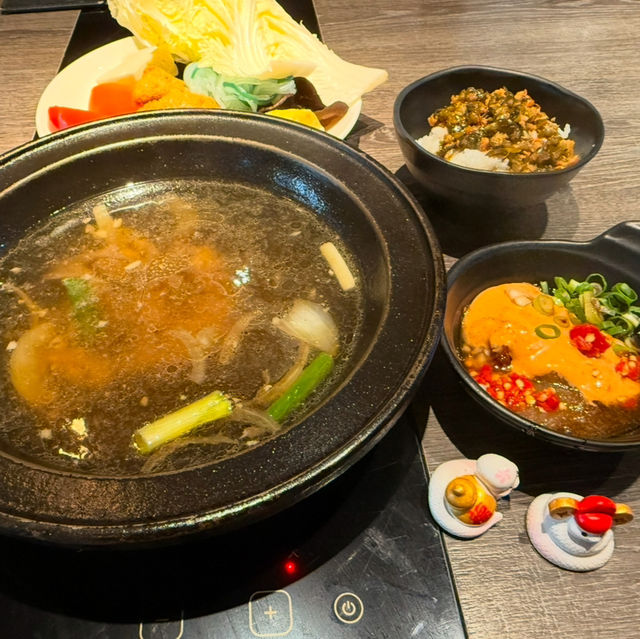 三多路上（湯師傅）鍋物.食材新鮮.麻辣瓜子醬非吃不可