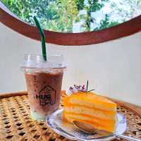 Hug Kapong Cafe - คาเฟ่กะปง 🏡 