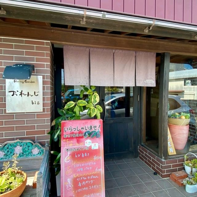 心温まる手作り料理を楽しむ隠れ家カフェ
