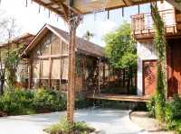คาเฟ่ริมน้ำ หอมดิน กลิ่นจันทร์