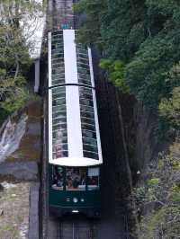 "Victoria Peak Tram – Hong Kong’s Iconic Ride to the Peak"