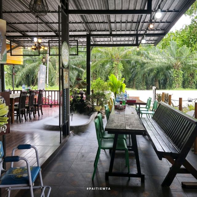 ครัวต้นฝน ร้านอาหารพื้นเมืองรสเด็ด จ. พังงา 