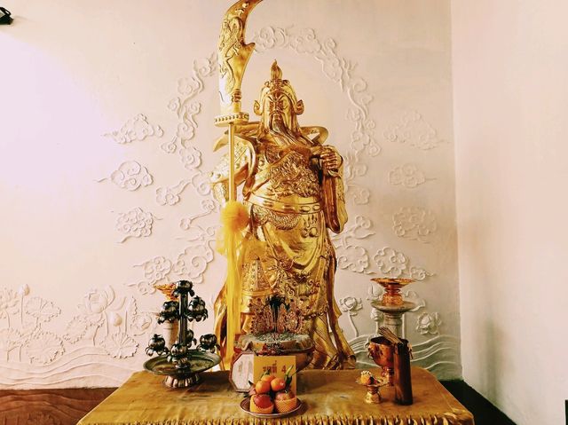 泰國曼谷市中心唐人街著名華人文化古跡寺廟景點：廣東神廟，祈福很靈驗，適合祈福打卡拍照📸