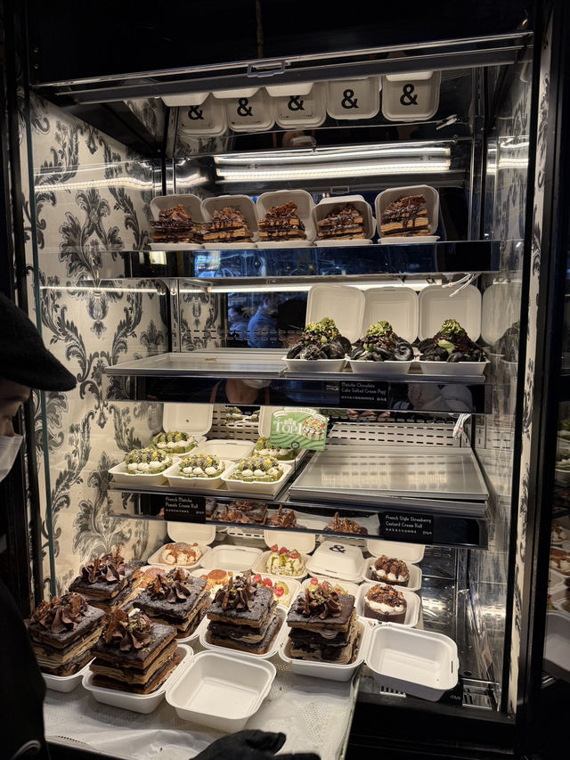 ร้านถุงเขียวในตำนาน 𝐁𝐮𝐭𝐭𝐞𝐫𝐟𝐥𝐲 & 𝐂𝐫𝐞𝐚𝐦