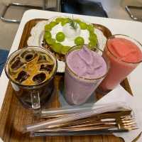 Interesting place for coffee and dessert 