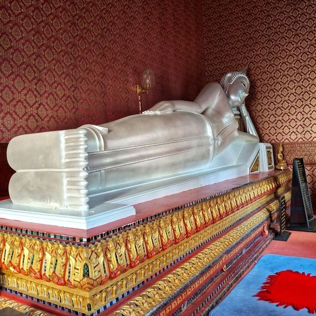 สักการะขอพรหลวงพ่อสุโขทัย