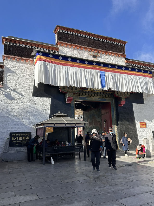 Tibet’s Spiritual Heart 扎什伦布寺 Shigatse