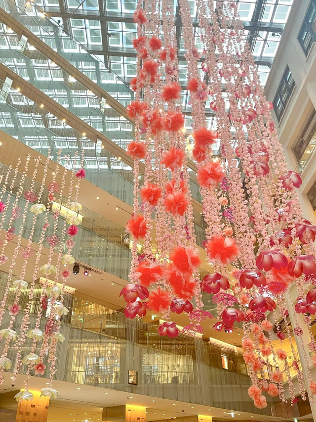 Blooming Flowers at Hibiya Midtown! 🌸🌷