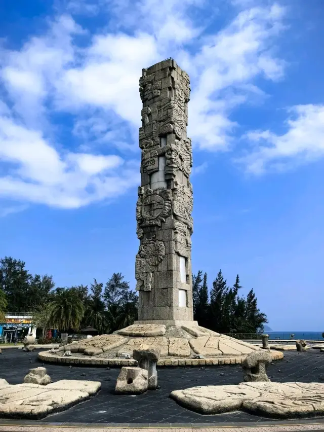 Yalong Bay Central Square Totem Pole