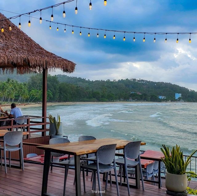 ร้านอาหารติดริมทะเล ขนอม