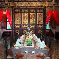🏯 Nyonya Nostalgia: Opulent Mansions, Spicy Secrets & a Ghost(?) Sighting in Penang 🌶️