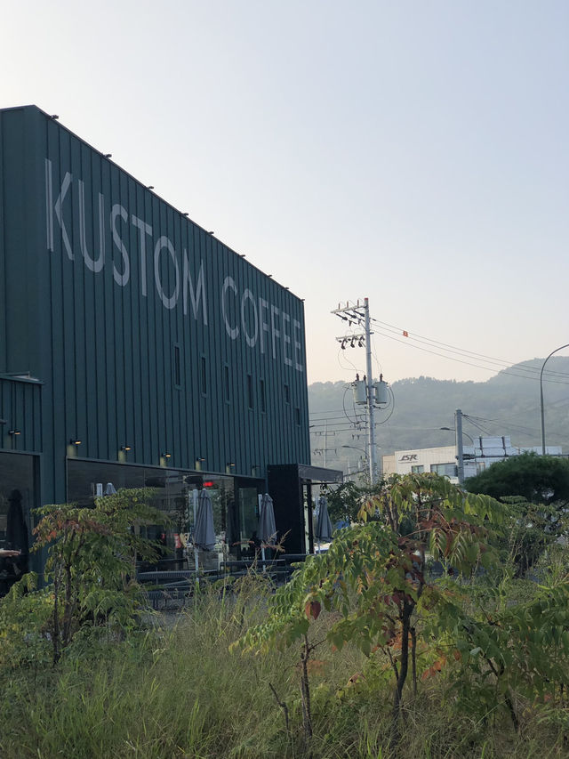 ☕ 라떼 한 잔에도 진심인 공간 — 용인 커스텀 커피(Custom Coffee) 본점