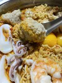 🍜 พาไปกิน "มาม่าโว้ย" เจ้าดังบางแสนอร่อยจริงมั้ย?