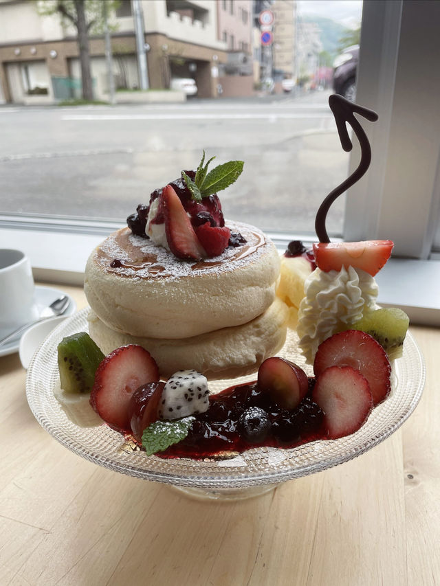 【札幌・円山Pancake】一口天堂一口罪惡！天使與惡魔厚鬆餅甜點雙重享受 🍽️