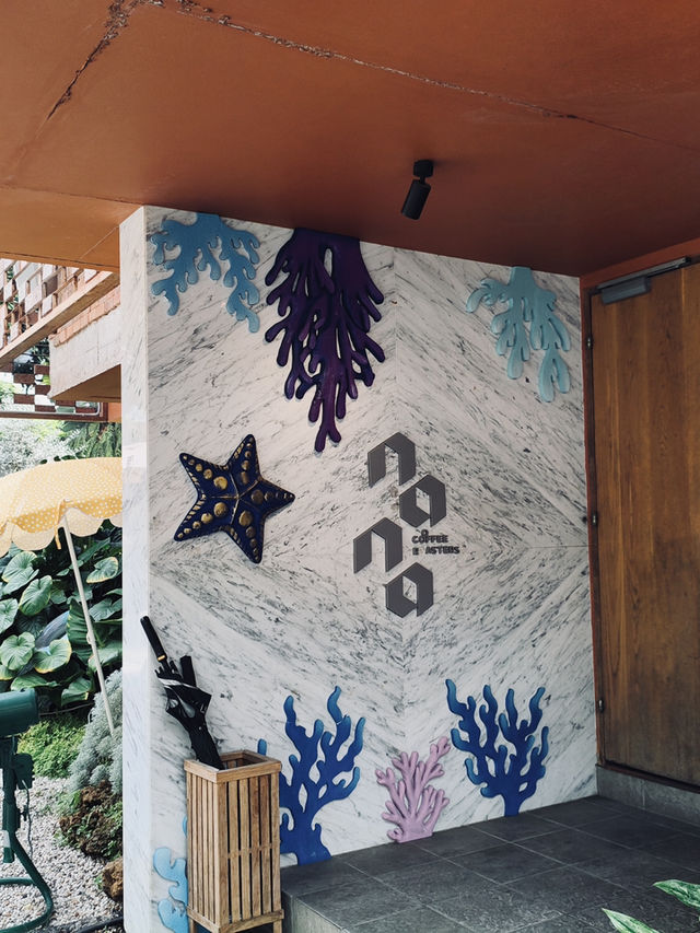曼谷|網美咖啡廳 咖啡控的天堂 空間超大戶外空間很美 NANA Coffee Roasters Ari｜冠軍豆＋綠意座位