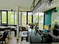 Restaurant Bay 隱藏在博恩美術館旁的綠色餐廳