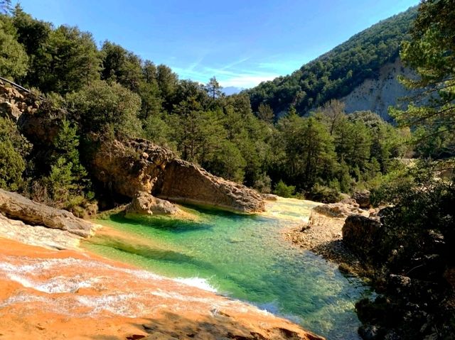 獨特的攀山涉水體驗