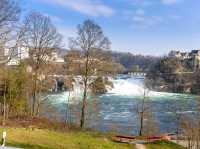 น้ำตกไรน์ (Rhine Falls)