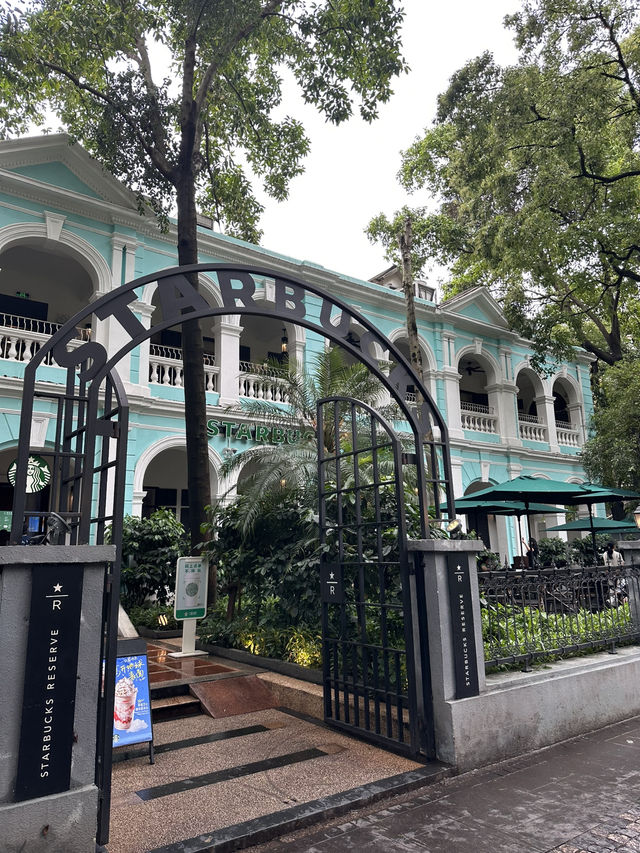 Colonial Charm Meets Modern Brew